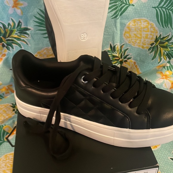 NWT SM New York sz 9.5 womens tennis shoes - Picture 3 of 7